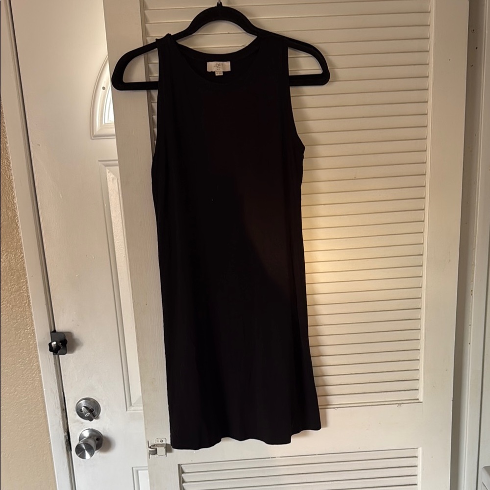 Black Sleeveless Dress